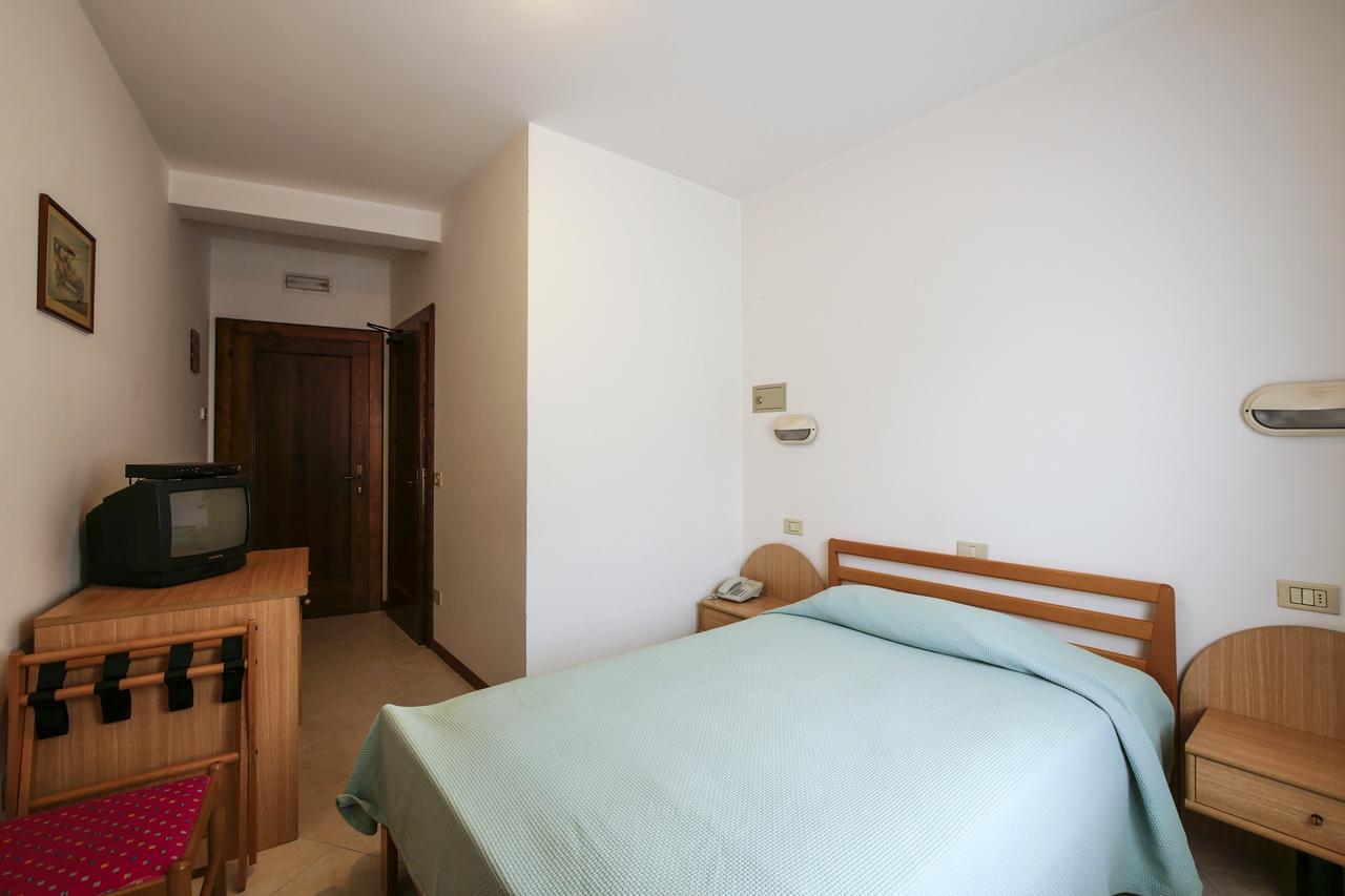 Albergo De March Farra d'Alpago Zewnętrze zdjęcie